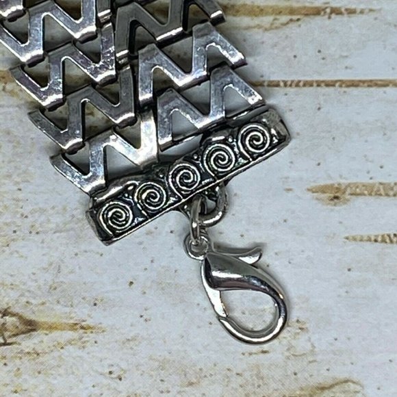 Western Scorpion Turquoise Pendant Chain Bracelet - Picture 6 of 9